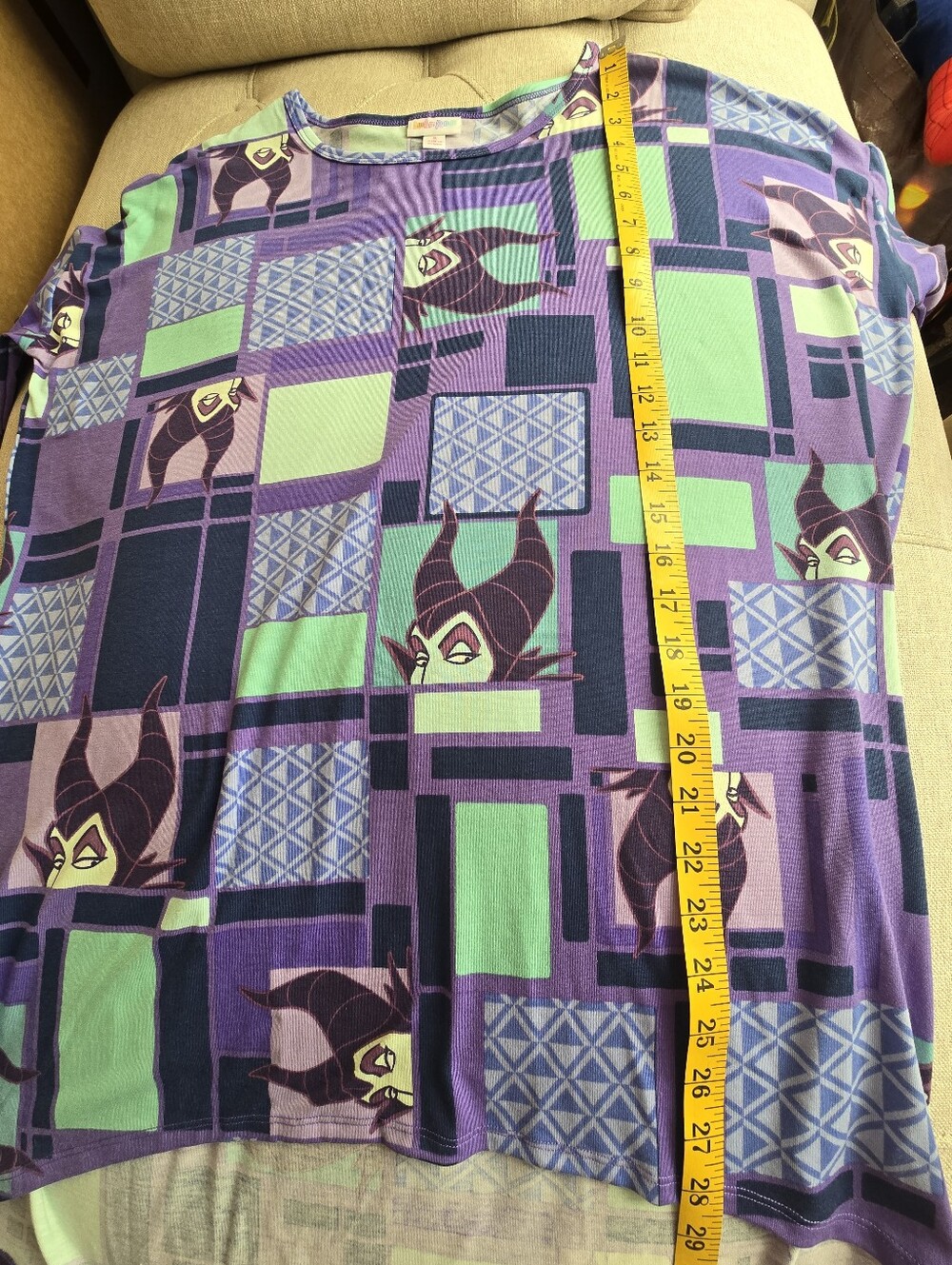 LuLaRoe Disney Maleficent Purple And Green Character Short Sleeve Tunic Top. - Picture 5 of 9